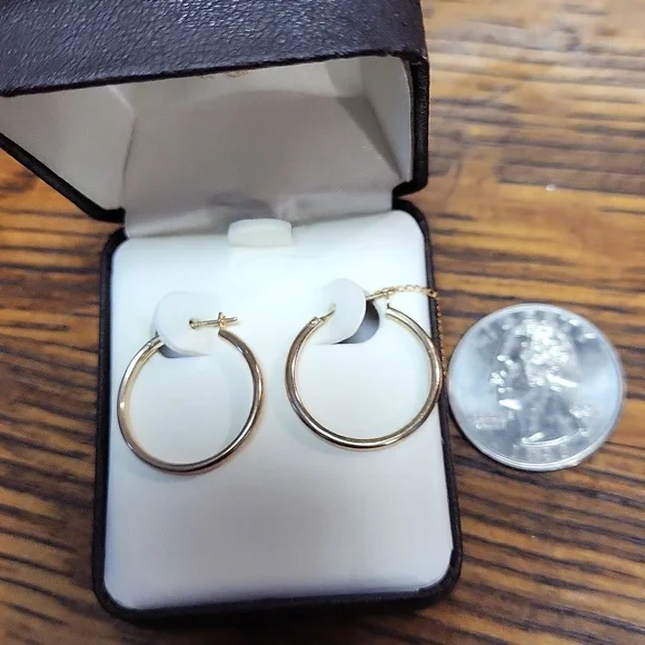 14 KT YELLOW GOLD HOOP EARRINGS BRAND NEW - Picture 3 of 3